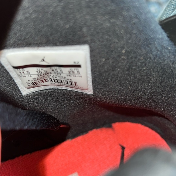 AIR JORDAN RETRO SIX IN BLACK & INFRARED - Picture 15 of 15